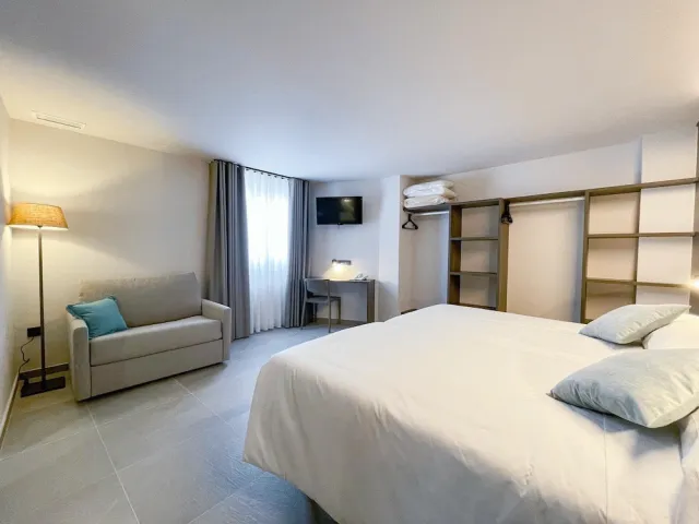 Billede av hotellet Hotel Quatre Llunes - nummer 1 af 10