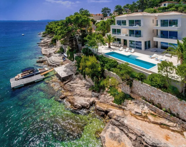 Hotellbilder av Beachfront Villa Seven Sins with Pool - nummer 1 av 61
