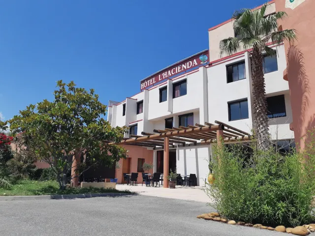 Billede av hotellet Hôtel l'Hacienda - nummer 1 af 79