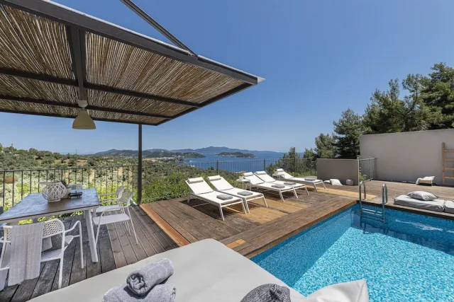 Billede av hotellet Superior 3-bedroom Villa Cassiope With Private Pool and Breathtaking Sea Views - nummer 1 af 32