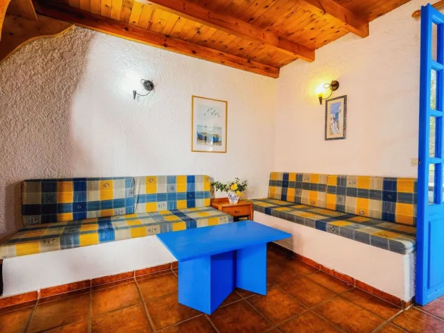Hotellbilder av Welcoming Holiday Home With Balcony - nummer 1 av 39