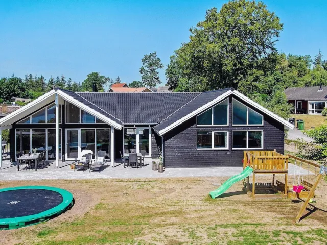 Hotellbilder av 16 Person Holiday Home in Borkop - nummer 1 av 45
