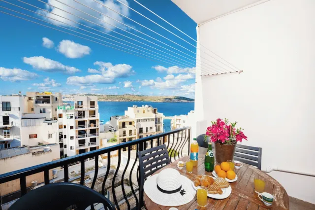 Billede av hotellet Getawaysmalta - Seashells Apartment 11 With Terrace and Sea Views in Bugibba - nummer 1 af 10