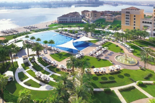 Billede av hotellet The Ritz-Carlton Abu Dhabi, Grand Canal - nummer 1 af 100