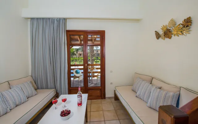 Billede av hotellet Omega Platanias - nummer 1 af 10