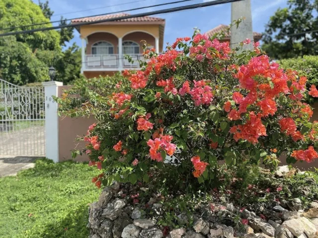 Hotellbilder av YanceyLargo- 4BR Villa Jacuzzi & Mountain Views by RedAwning - nummer 1 av 33