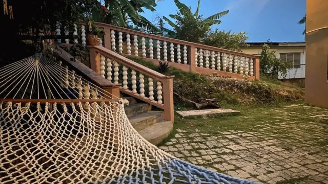 Hotellbilder av YanceyLargoEstate 2BR Villa w/Mountain Views by RedAwning - nummer 1 av 25
