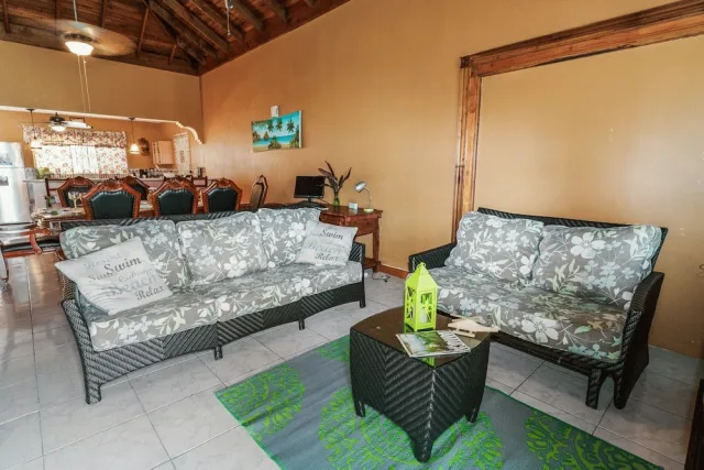 Hotellbilder av YanceyLargo-6BR Two-Story Estate w/Mountain Views by RedAwning - nummer 1 av 50