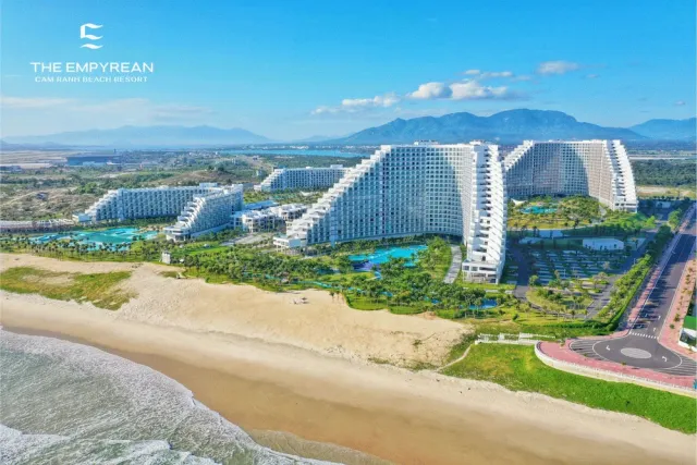 Billede av hotellet The Empyrean Cam Ranh Beach Resort - nummer 1 af 89
