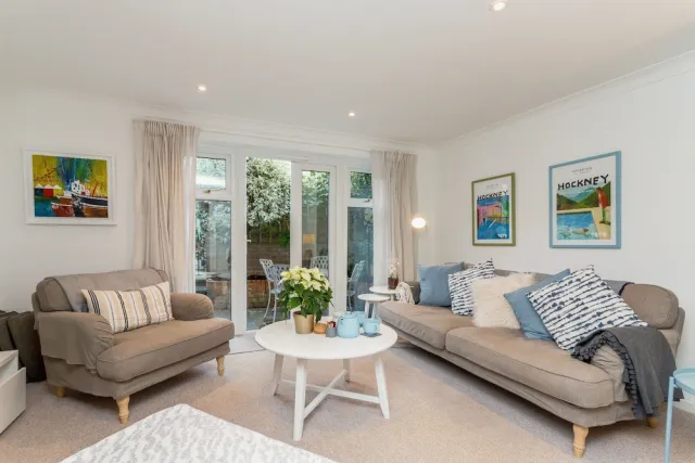 Hotellbilder av Modern Mews House with Free Parking | By Huluki Sussex Stays - nummer 1 av 10