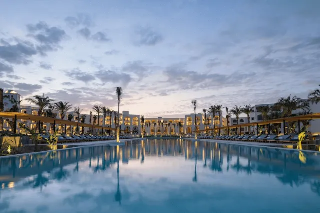 Hotellbilder av Serry Beach Resort - nummer 1 av 72