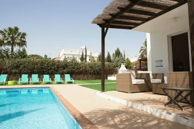 Hotellbilder av Beautiful 4 Bed Villa in Ayia Napa, Nissi Beach - nummer 1 av 31