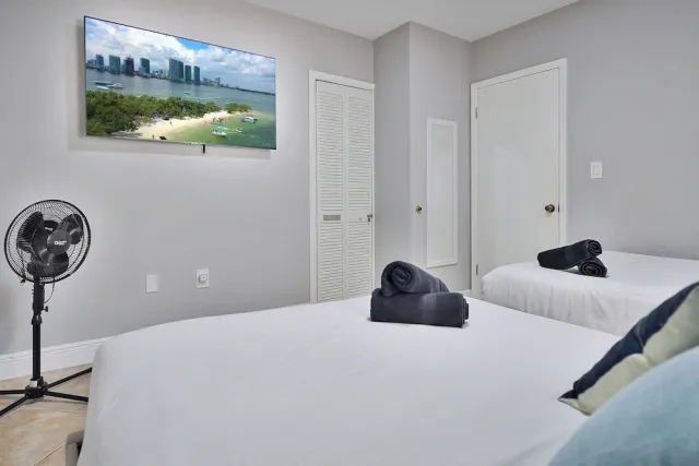 Billede av hotellet Happy Escape, 15 Min to Beach, Massage Shower Jets, Bar, and BBQ - nummer 1 af 49