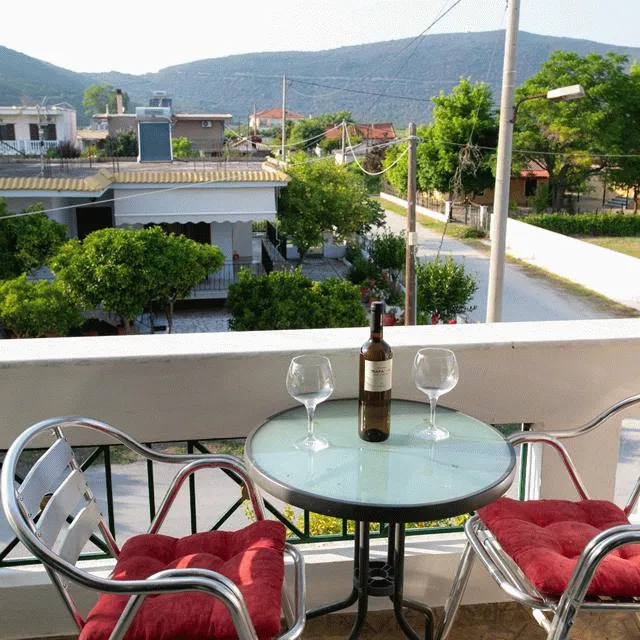 Billede av hotellet Lejlighedshotel Athanasios by Philoxenia - nummer 1 af 14