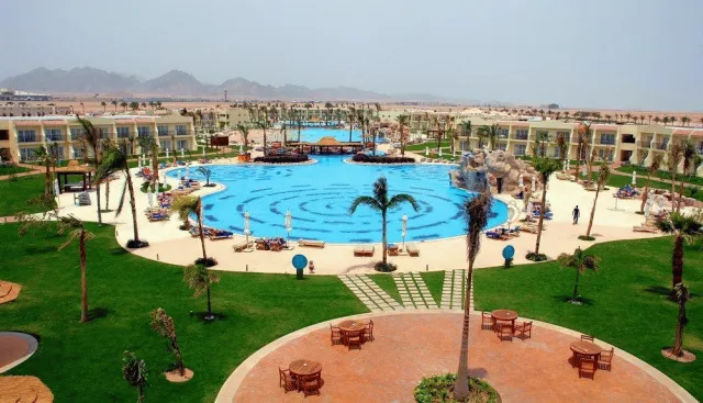 Hotellikuva DoubleTree by Hilton Sharm el Sheikh - Sharks Bay Resort - numero 1 / 19
