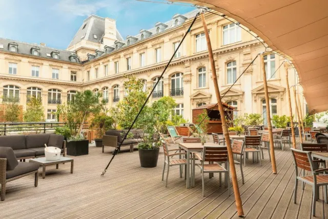 Billede av hotellet Crowne Plaza Paris République, an IHG Hotel - nummer 1 af 13