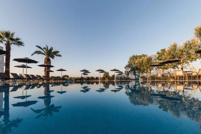 Billede av hotellet Mythic Summer Hotel - nummer 1 af 7