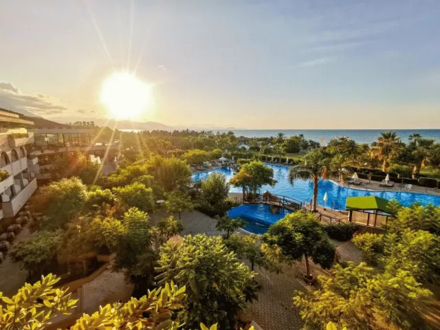 Billede av hotellet Grand Palladium Garden Beach Resort & Spa - nummer 1 af 10