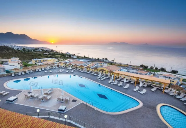 Billede av hotellet Grand Blue Beach Hotel - nummer 1 af 12
