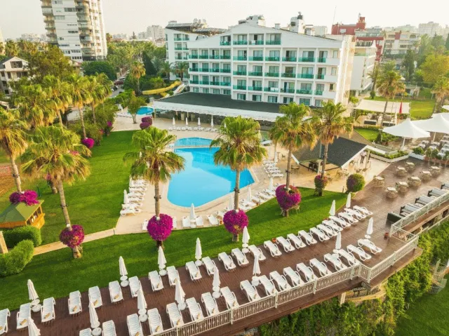 Hotellbilder av Falcon Hotel - nummer 1 av 14