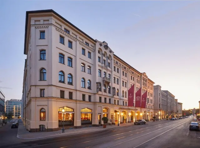 Billede av hotellet Hotel Vier Jahreszeiten Kempinski - nummer 1 af 12