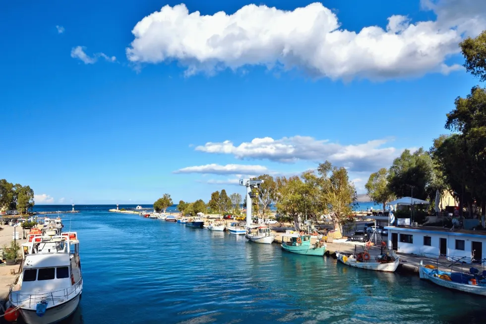 Fiskerbåde i havnen i Georgioupolis 