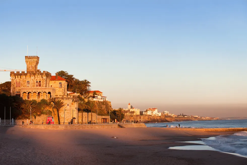 Solnedgang over Estoril på den portugisiske riviera 